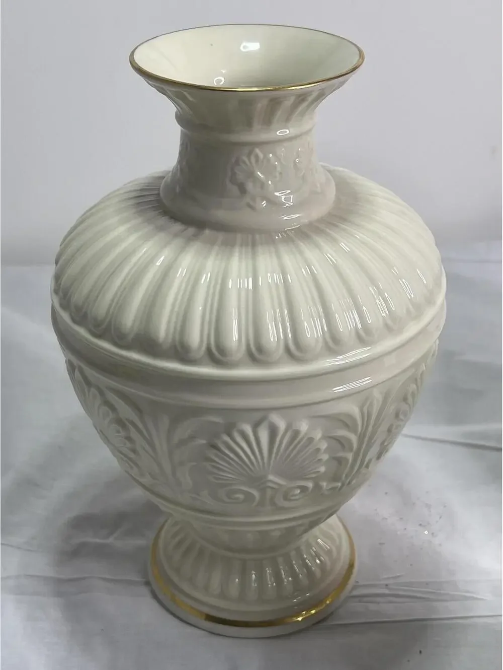 Lenox Athenia Porcelain Vase Set White 24K Gold Trim Embossed Shell 3 Pc